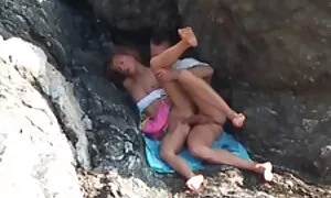 Sèks anal sou plaj l ...